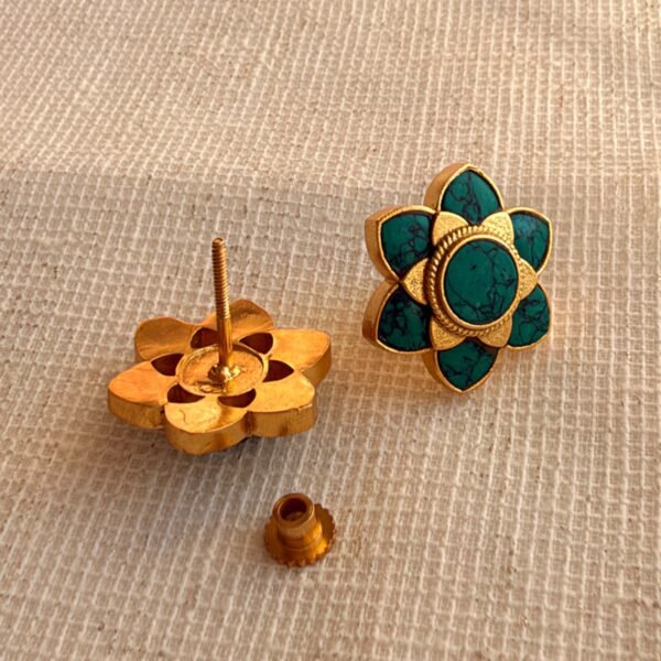 Matte Gold & Emerald Green Floral Choker Necklace Set with Stud Earrings 1